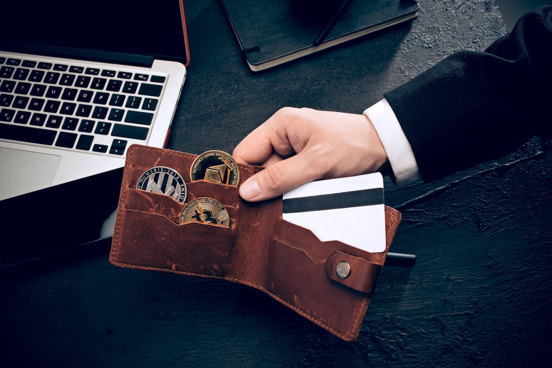 Abogados Bogotá: Tipos de fraudes financieros más comunes